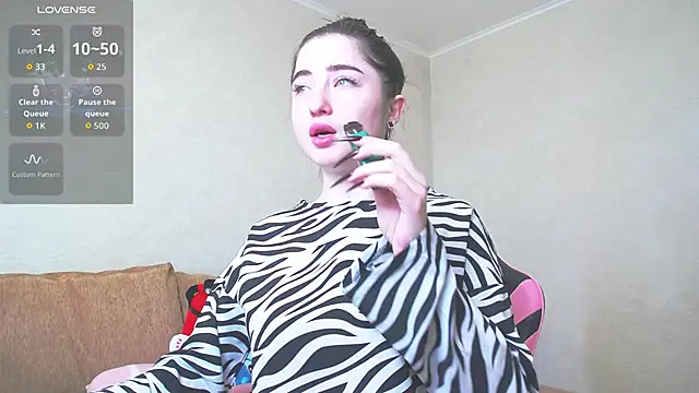 Snapshot of Luxuryalma chatting on 05/05/26, 06:54 Luxuryalma online show from 05/05/26, 06:54