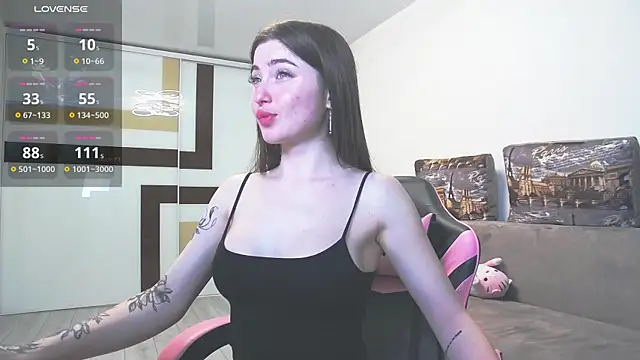 Snapshot of Luxuryalma chatting on 05/19/26, 07:09 Luxuryalma online show from 05/19/26, 07:09