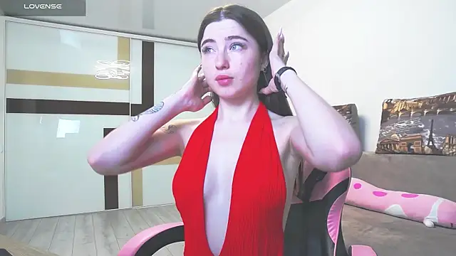 Snapshot of Luxuryalma chatting on 05/26/26, 12:56 Luxuryalma online show from 05/26/26, 12:56