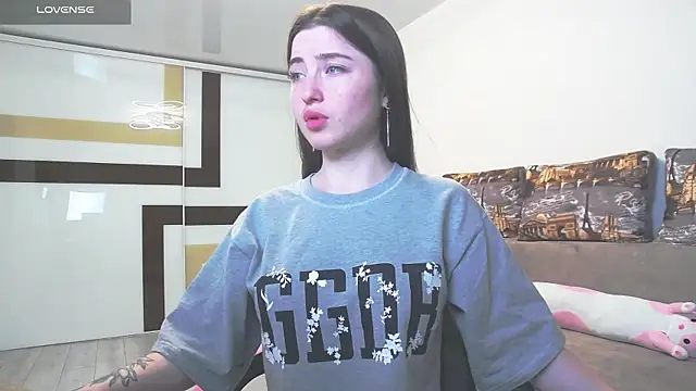 Snapshot of Luxuryalma chatting on 06/01/26, 06:42 Luxuryalma online show from 06/01/26, 06:42