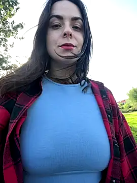 Snapshot of Alicia_Hot1 chatting on 10/24/25, 02:24 Alicia Hot1 online show from 10/24/25, 02:24