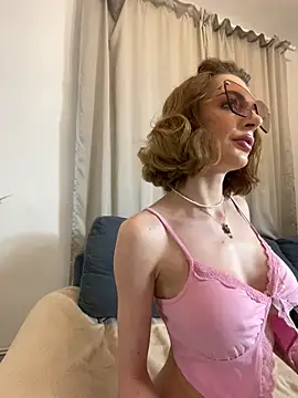 Snapshot of Kat_kate chatting on 02/14/25, 03:05 Kat kate online show from 02/14/25, 03:05