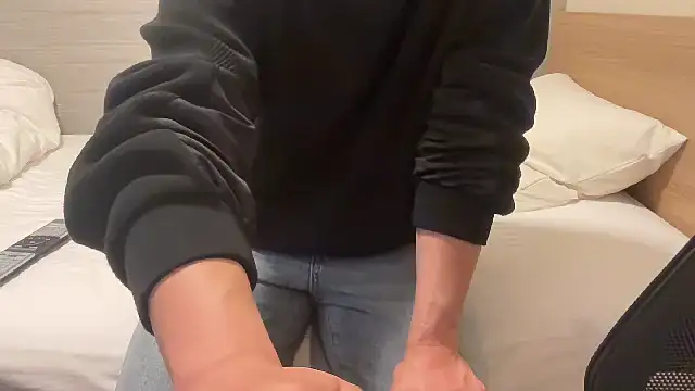 atom0407 online show from 11/05/25, 11:10