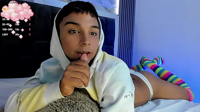 Seductivo jr online show from 09/28/25, 03:23