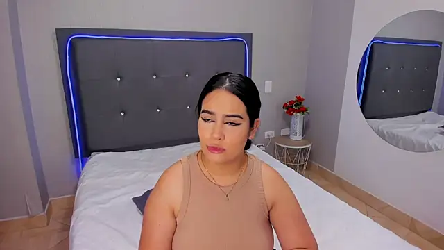 Snapshot of emma_lye chatting on 02/28/25, 11:01 emma lye online show from 02/28/25, 11:01