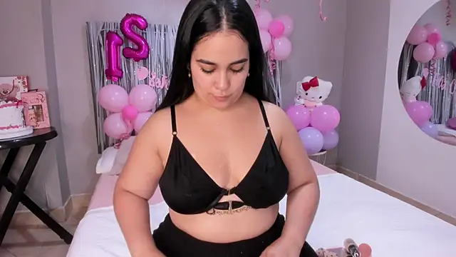 Snapshot of emma_lye chatting on 10/27/25, 09:41 emma lye online show from 10/27/25, 09:41