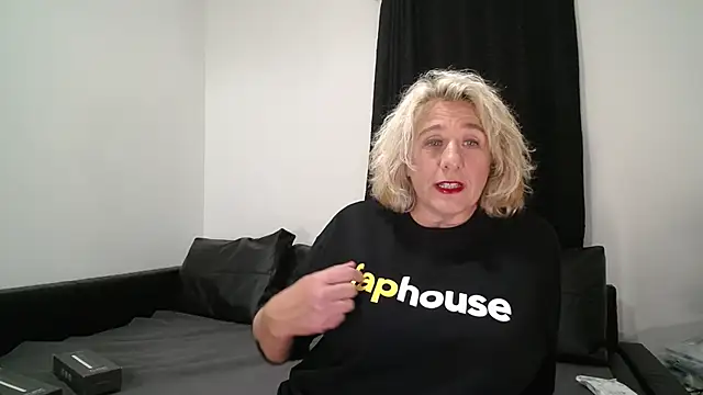 CamillaCreampie online show from 10/15/25, 07:58