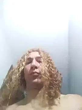 Snapshot of Greacky chatting on 10/22/25, 11:10 Greacky online show from 10/22/25, 11:10