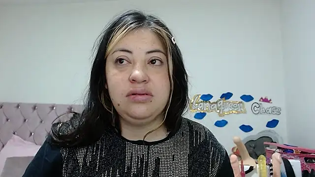 lanaqueen699 online show from 02/08/25, 12:17