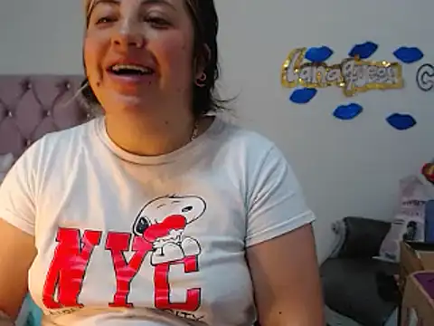 lanaqueen699 online show from 02/13/25, 03:56