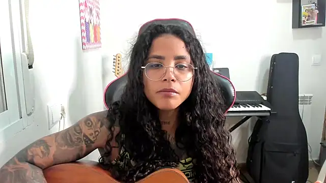 Snapshot of Ama_music chatting on 06/16/26, 03:03 Ama music online show from 06/16/26, 03:03