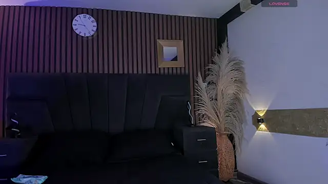 Melany Luv online show from 04/10/26, 09:30