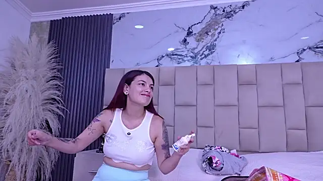 Snapshot of Melany_Luv chatting on 06/05/26, 09:31 Melany Luv online show from 06/05/26, 09:31