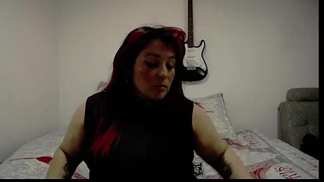Snapshot of amydeepqueen chatting on 05/15/26, 02:02 amydeepqueen online show from 05/15/26, 02:02