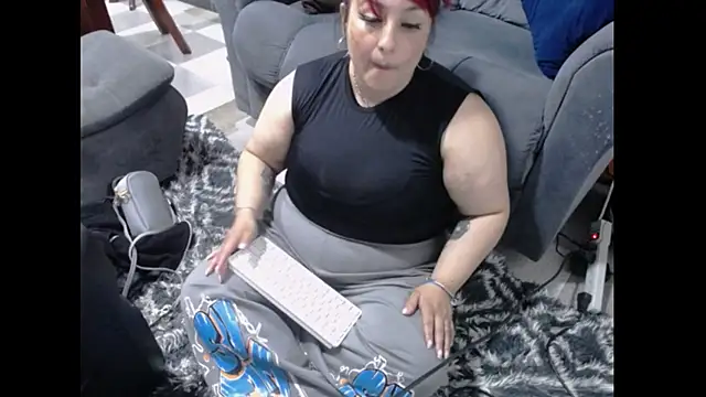Snapshot of amydeepqueen chatting on 07/06/26, 03:03 amydeepqueen online show from 07/06/26, 03:03