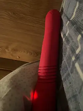 Snapshot of Nicky-98 chatting on 02/01/25, 11:48 Nicky-98 online show from 02/01/25, 11:48