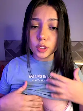 Snapshot of Maii_chan chatting on 12/17/25, 06:19 Maii chan online show from 12/17/25, 06:19