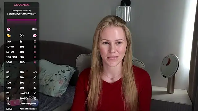 Snapshot of IsabelAllen chatting on 06/16/26, 11:24 IsabelAllen online show from 06/16/26, 11:24