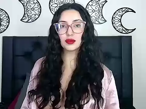 Snapshot of EvoletFMK chatting on 01/12/26, 06:02 EvoletFMK online show from 01/12/26, 06:02