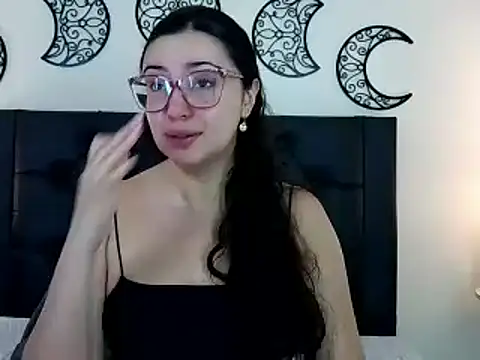 Snapshot of EvoletFMK chatting on 02/05/26, 01:27 EvoletFMK online show from 02/05/26, 01:27