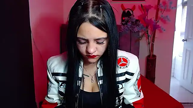 Violettasquirt online show from 09/13/25, 01:33