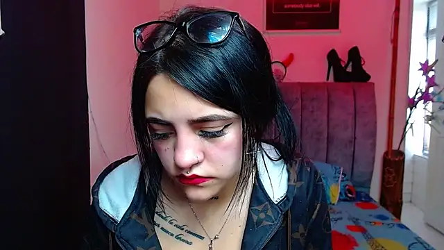 Violettasquirt online show from 10/16/25, 01:34