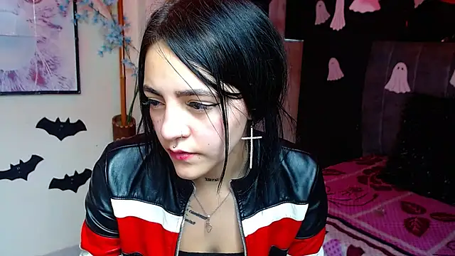 Violettasquirt online show from 10/29/25, 07:15