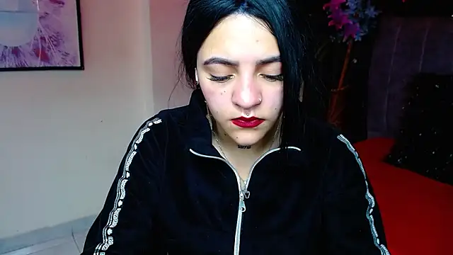 Violettasquirt online show from 11/12/25, 01:55