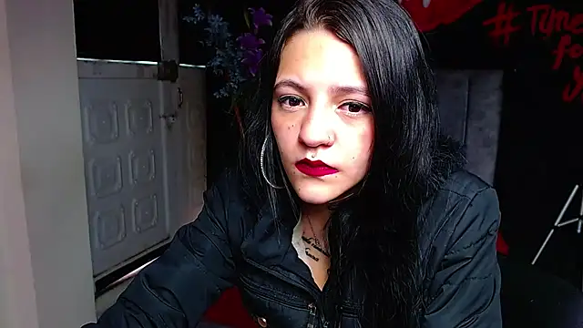 Violettasquirt online show from 03/17/26, 01:36