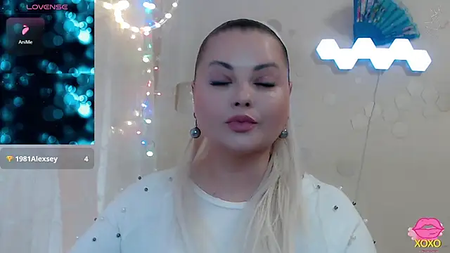 JewellKiss7 online show from 05/16/26, 01:32