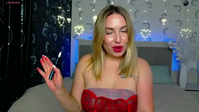 Snapshot of KisssAmmeli chatting on 06/11/26, 12:25 KisssAmmeli online show from 06/11/26, 12:25