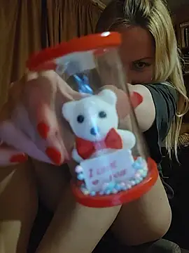 Linda 999 online show from 01/19/25, 05:39