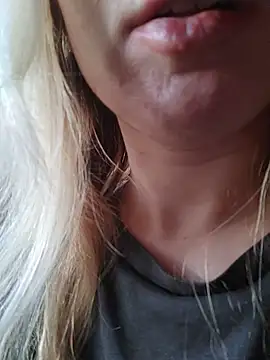 Linda 999 online show from 02/24/25, 01:42