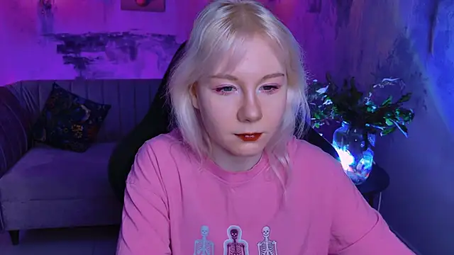 NancyMartinez online show from 02/04/25, 05:10