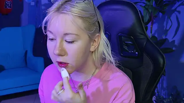 NancyMartinez online show from 02/18/25, 05:09