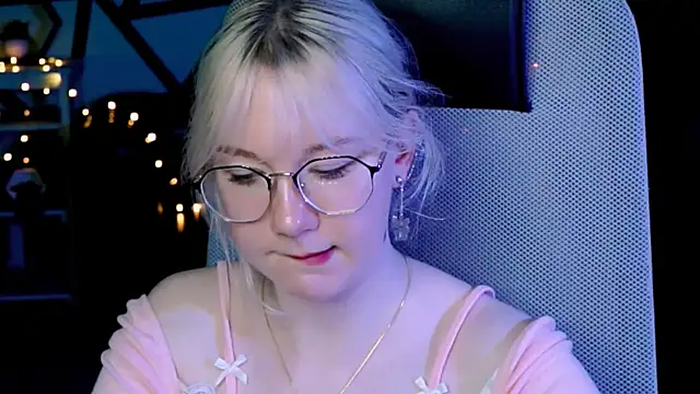 NancyMartinez online show from 03/13/25, 04:23