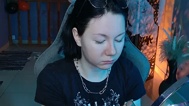 NancyMartinez online show from 10/27/25, 05:11