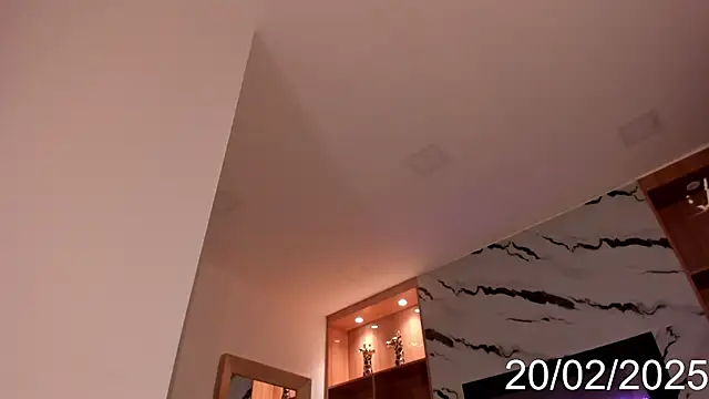 Isabel Escorcia online show from 02/20/25, 08:28