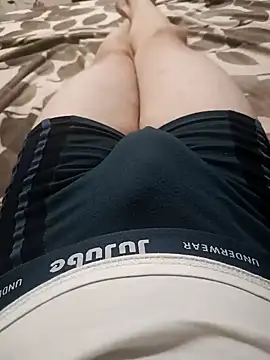 Snapshot of red_red00 chatting on 02/06/25, 02:37 red red00 online show from 02/06/25, 02:37