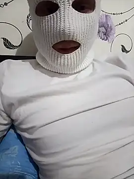 Snapshot of red_red00 chatting on 02/10/25, 02:37 red red00 online show from 02/10/25, 02:37