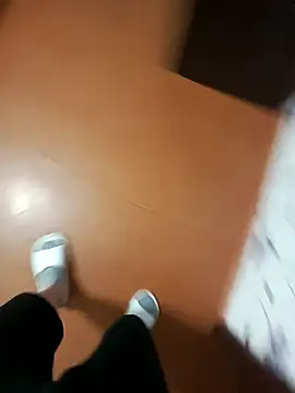 Snapshot of red_red00 chatting on 03/12/25, 05:17 red red00 online show from 03/12/25, 05:17