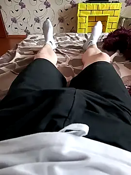 Snapshot of red_red00 chatting on 03/18/25, 01:31 red red00 online show from 03/18/25, 01:31