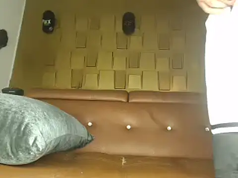 Snapshot of latinboydig chatting on 01/15/25, 10:24 latinboydig online show from 01/15/25, 10:24