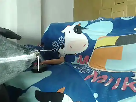 Snapshot of latinboydig chatting on 02/10/25, 01:24 latinboydig online show from 02/10/25, 01:24