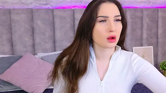 RoxiLester online show from 02/06/25, 05:03