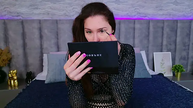 RoxiLester online show from 03/16/25, 05:03