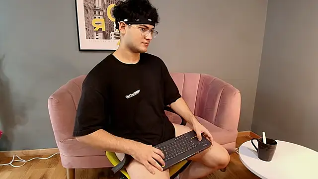 Snapshot of Mark_Evans1_ chatting on 02/22/25, 07:58 Mark Evans1  online show from 02/22/25, 07:58