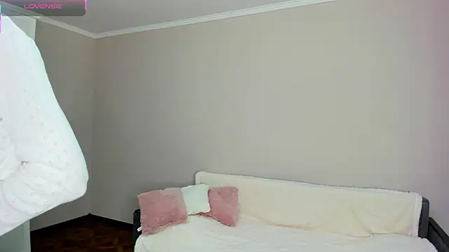 Snapshot of -Sacura- chatting on 09/12/25, 04:07 -Sacura- online show from 09/12/25, 04:07