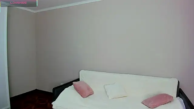 Snapshot of -Sacura- chatting on 09/16/25, 04:19 -Sacura- online show from 09/16/25, 04:19