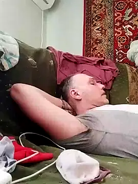 Pineapple04 online show from 02/18/25, 04:58